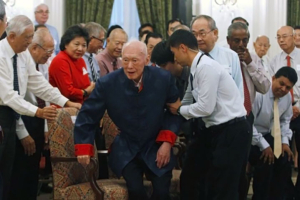 Lee Kuan Yew at a book launch. Reuters <br/>