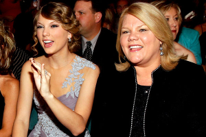 Taylor Swift pictured with her mother, Andrea Finlay <br/>Getty Images