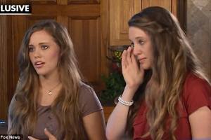 Jessa Seewald, left, and Jill Dillard, right, speak to Fox News journalist Megyn Kelly about the molestation charges brought against their brother, Josh Duggar. <br/>Fox News