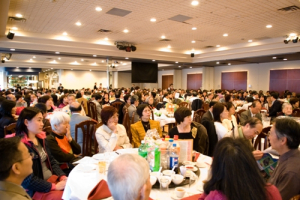 Around 400 people from different churches joined the Father's Day special family banquet organized by Christian Communication Canada on Wednesday, June 13. <br/>Christian Communication Canada