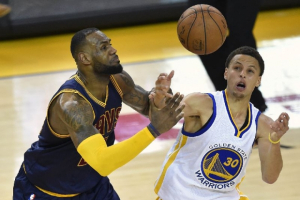 Stephen Curry (30) steals the ball away from Cleveland Cavaliers forward LeBron James at Oracle Arena in Oakland, California. — Bob Donnan-USA TODAY Sports/Reuters pic  <br/>