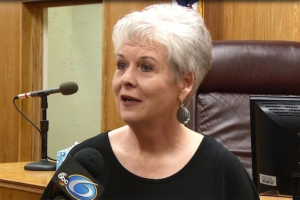 Grenada County, Mississippi Circuit Clerk Linda Barnette resigned from her position following the Supreme Court's decision to legalize same-sex marriage in all 50 states. <br />
 <br/>WABG-TV