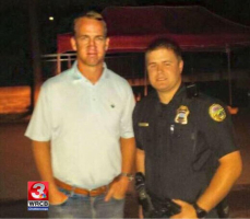 NFL star Peyton Manning stops by Amnicola shooting scene to show his support for Chattanooga police and military members. <br/>WRCB
