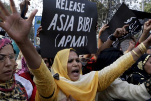 Christians protest the incarceration of Asia Bibi, a mother of five who was arrested for allegedly blaspheming the Muslim prophet Muhammad.  <br/>Reuters