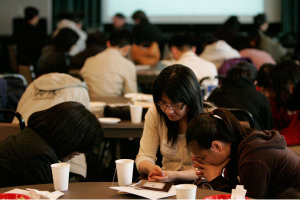 Over 100 people participated and they were first-generation and second-generation Chinese-Americans from the Chinese churches in the Bay Area. Together in one heart, they prayed for the mission in China and South East Asia. <br/>(Photo: The Gospel Herald/Hudson Tsuei) 