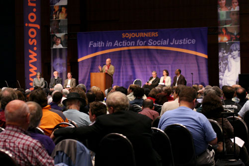 Participants of the Mobilization to End Poverty event gather for the last plenary session entitled, ''Church Leader Roundtable - Uniting and Mobilizing the Church in the Fight Against Poverty,'' in Washington, D.C. on Wednesday, April 29, 2009. <br/>(Photo: The Christian Post)