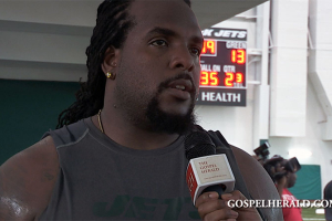 NFL veteran Willie Colon shares how his Christian faith plays a pivotal role in his life and his outlook on this new season as the right offensive guard of the New York Jets. (Photo: The Gospel Herald) <br/>