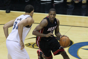 Free agent Mario Chalmers might be heading to the New York Knicks locker room this NBA season. <br/>Wikimedia Commons/Keith Allison