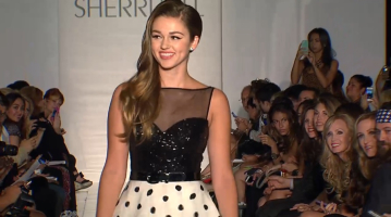 Sadie Robertson walks the runway during the Evening By Sherri Hill Spring 2014 show at Trump Tower on September 9, 2013 in New York City. (Photo: Screenshot/Livestream-Sherri Hill)<br />
 <br/>