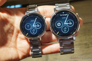 The Moto 360 2, comes in several forms. <br/>GSM Arena