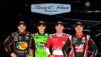 Stewart-Haas Racing full crews of Kevin Harvick, Danica Patrick, Tony Stewart and Kurt Busch. NASCAR <br/>