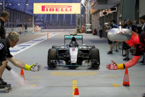 Mercedes dominated the Formula One (F1) 2015 Singapore Grand Prix as teammates Nico Rosberg and Lewis Hamilton came first and second respectively during Friday’s first practice. REUTERS/Edgar Su <br/>