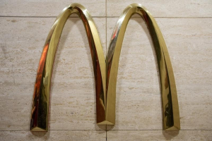 The McDonald's 'golden arches' are displayed in a restaurant in New York July 23, 2015. REUTERS/Brendan McDermid <br/>