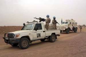 UN peacekeepers patrol in Kidal, Mali, July 23, 2015. REUTERS/Adama Diarra <br/>