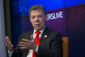 Colombia's President, Juan Manuel Santos, speaks with Stephen Adler (not pictured), Editor-in-Chief of Reuters, during a Thomson Reuters Newsmaker interview at the company's headquarters in New York, September 30, 2015.  <br/>REUTERS/Lucas Jackson