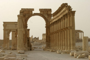 Islamic State (Isis) presses on with its 'cultural cleansing' by destroying 2,000-year old Roman-era Arch of Triumph in historic Syrian city of Palmyra <br/>AP photo