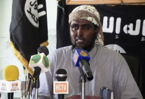 Al-Shabaab spokesman Sheikh Ali Mohamud Rage addresses a news conference in Somalia's capital Mogadishu May 7, 2011.  <br/>REUTERS/Stringer