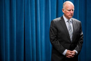 California Governor Jerry Brown waits to speak during a news conference at the State Capitol in Sacramento, California March 19, 2015.  <br/>REUTERS/Max Whittaker