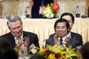 Vietnamese President Nguyen Minh Triet speaks at the U.S. Chamber of Commerce and US-ASEAN Business Council gathering Thursday, June 21, 2007, in Washington. The visit by President Triet, marks the first official visit by a Vietnamese head of state to the United States. <br/>(AP Photo/Manuel Balce Ceneta)