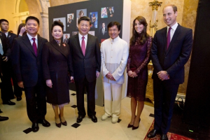 China’s President Xi Jinping, his wife Peng Liyuan, Britain’s Prince William and the Duchess of Cambridge pose with actor Jackie Chan at the Lancaster House in London, October 21, 2015. — Reuters <br/>
