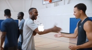 Stephen Curry in new iPhone 6S ad. 