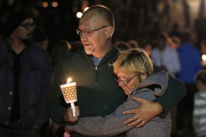 Thousands attend vigil for the victims of the Umpqua Community College school shooting in Oregon. <br/>AP photo
