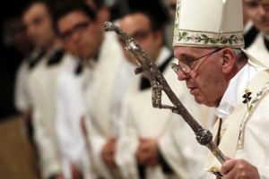 Pope Francis arrives to lead a mass at Archbasilica of St. John Lateran in Rome, November 9, 2015. <br/>Reuters