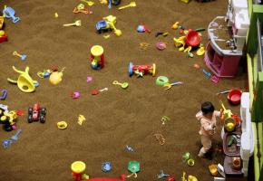 Anan, a two year old girl, plays in an indoor playground in Beijing, China October 30, 2015. <br/>Reuters