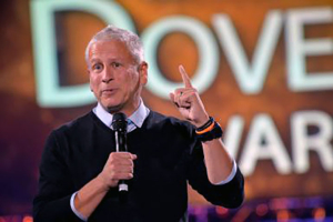 Passion City Pastor Louie Giglio has just released his new book with the title ''The Comeback,'' in which he encourages everyone to remember that ''God is bigger than whatever we're facing.'' <br/>