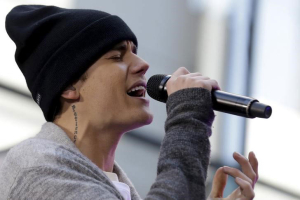 Singer Justin Bieber performs on NBC's 'Today' show in New York November 18, 2015. REUTERS/Brendan McDermid <br/>