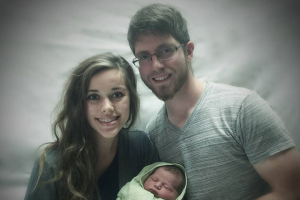 Jessa Duggar Seewald and Ben Seewald with their newborn son, Spurgeon Elliot. (Photo: Facebook/Jill & Jessa: Counting On) <br/>