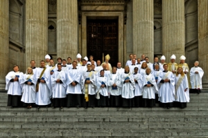 New deacons stand on the steps of St Paul's in London. The Bishop of Shrewsbury is encouraging people to pray to God instead of feeling defeated because of their weaknesses. <br/>Diocese of London