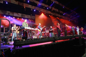 The worship team at Urbana 09 missions conference in St. Louis, Missouri. <br/>The Christian Post
