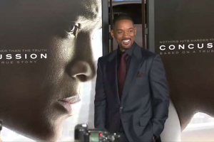 Cast member Will Smith poses during the premiere of the film ''Concussion'' during AFI Fest 2015 in Hollywood, California, November 10, 2015. (PHOTO: REUTERS/KEVORK DJANSEZIAN) <br/>