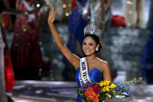 Miss Philippines Pia Alonzo Wurtzbach waves after winning the 2015 Miss Universe Pageant in Las Vegas, Nevada, December 20, 2015. <br/> REUTERS/Steve Marcus
