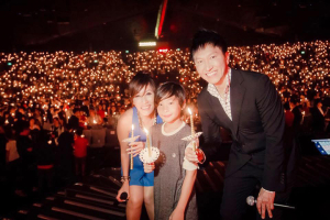 Kong Hee pictured with his wife, Sun Ho, and their son. <br/>