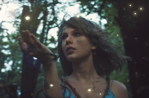 Taylor Swift ''Out of the Woods'' <br/>