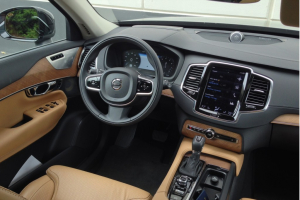 Take a look at the interior features of 2016 Volvo XC90  <br/>