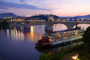 Delta Queen riverboat in Chattanooga, TN. <br/> Dave Lawrence/Flickr