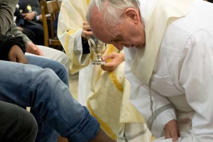 Pope Francis washes the foot of an inmate at a juvenile detention centre in Rome <br/>
