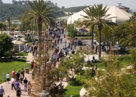 Saddleback Church in Lake Forest, Calif., draws some 22,000 attendees every weekend. <br/>Saddleback Church
