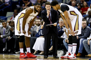 Jan 21, 2016; New Orleans, LA, USA; New Orleans Pelicans associate coach Darren Erman talks with forward Anthony Davis (23) and guard Tyreke Evans (1) during the first quarter of a game against the Detroit Pistons at the Smoothie King Center.  <br/>Derick E. Hingle-USA TODAY Sports