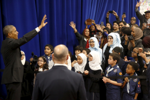 U.S. President Barack Obama waves farewell to students after his remarks at the Islamic Society of Baltimore mosque in Catonsville, Maryland February 3, 2016. <br/> REUTERS/Jonathan Ernst