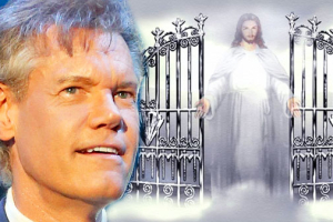 Gospel and country music singer Randy Travis gave his first public performance since his life-threatening stroke in 2013 at the funeral of Pierre de Wet, the founder of a winery in East Texas. <br/>Country Rebel Facebook