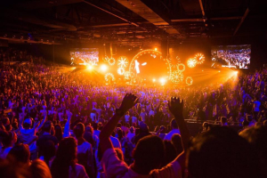 Pastors of megachurch Hillsong, with its roots in Australia, just announced their intent to expand into San Francisco, Calif.  <br/>Hillsong Facebook