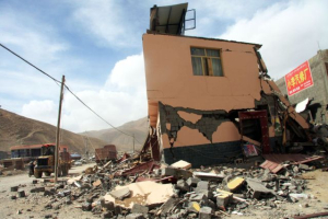 Picture of a collapsed house in Yushu County. <br/>Operation Blessing 