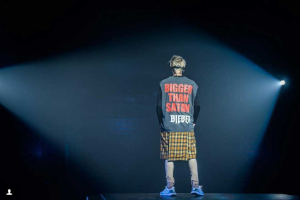 Fear Of God clothing line owner Jerry Lorenzo designed Justin Bieber's ''bigger than satan/Marilyn Manson''shirt that he's wearing on his current ''Purpose'' musical tour. Manson just retaliated.  <br/>Fear of God Instagram