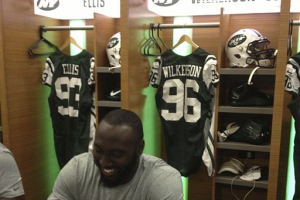 uhammad Wilkerson signing autographs at the NY Jets Draft Party in the locker room of MetLife Stadium on April 25, 2013. <br/>Wikimedia Commons/BellaMeghan