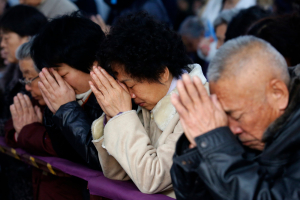 China's cross demolition campaign is believed to be the will of President and Communist Party leader Xi Jinping, whose administration has launched a severe crackdown on religions that might challenge the monopoly of the party's rule. Photo Credit: Reuters <br/>