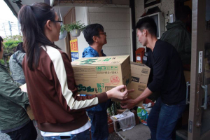 After twin earthquakes devastated Japan, members of Fukuoka Harvest Church and Kumamoto Harvest Church, affiliated with Kong Hee's CHC ministry in Singapore, joined together to help in disaster relief work in the predominantly atheist country. Photo Credit: Facebook, Kong Hee<br />
 <br/>